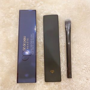 CLE DE PEAU BEAUTE Brush (Powder & Cream Blush)
